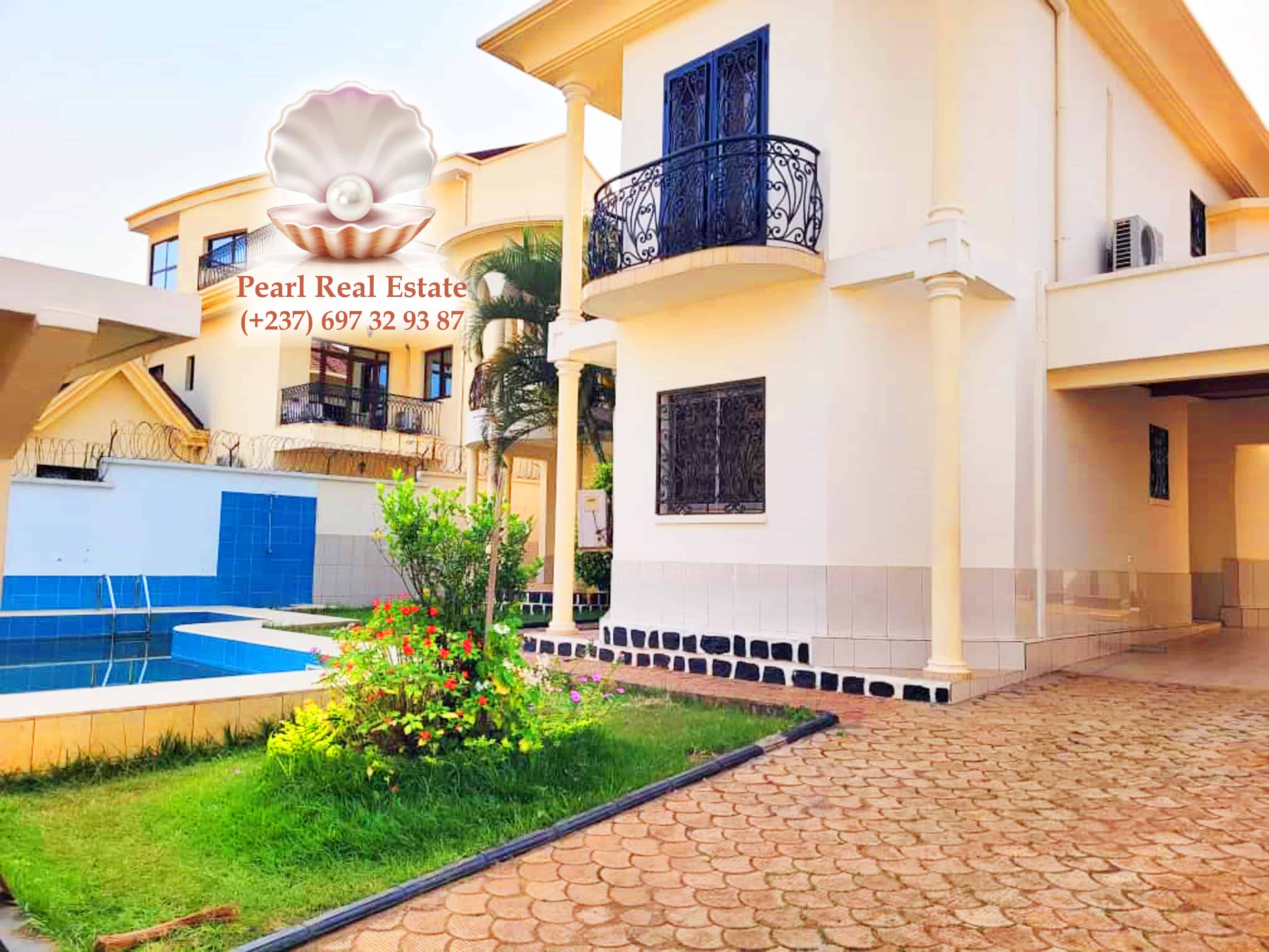 Maison (Villa) à louer - Yaoundé, Bastos, Bastos - 1 salon(s), 4 chambre(s), 3 salle(s) de bains - 2 500 000 FCFA / mois