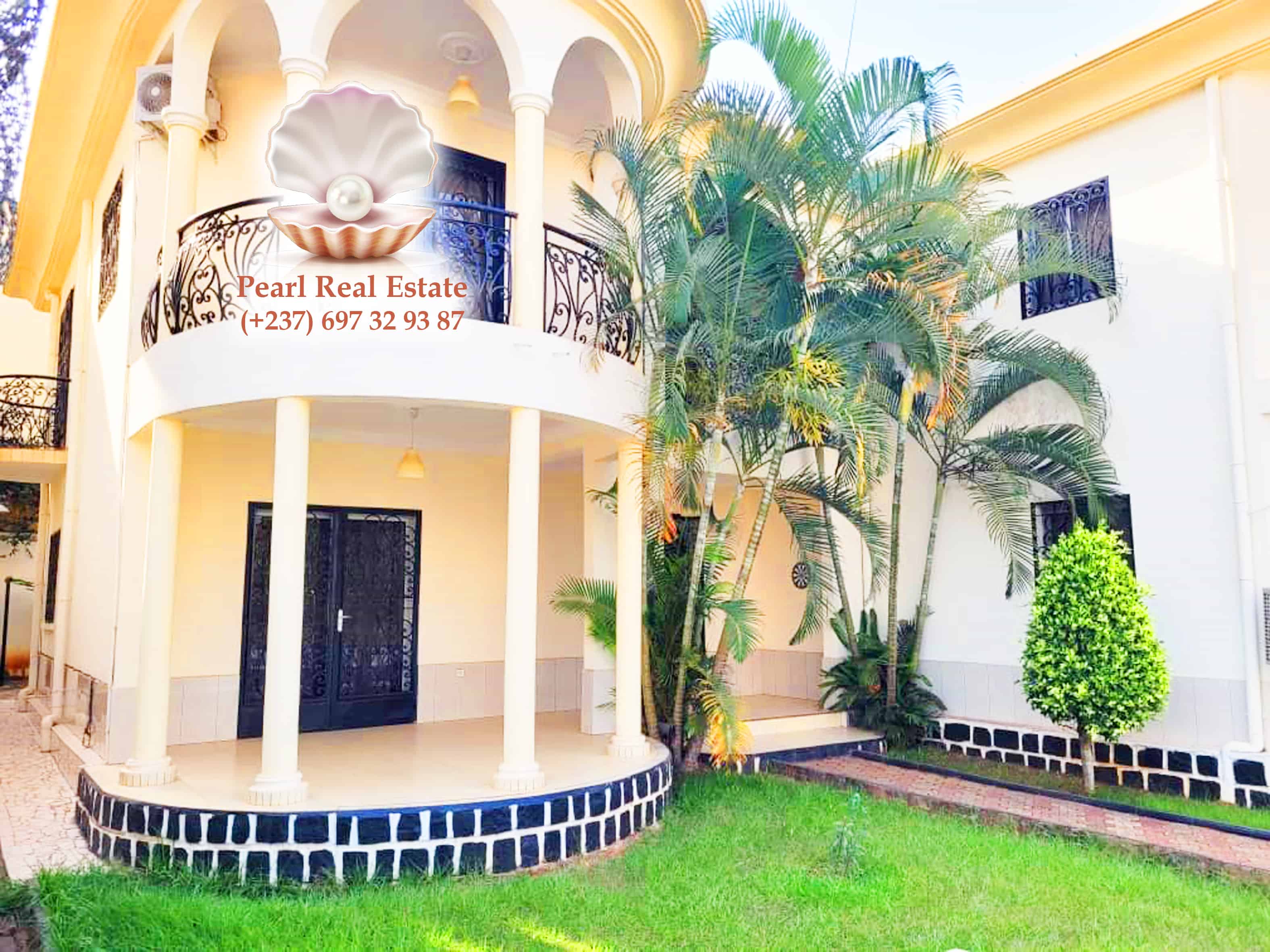 Maison (Villa) à louer - Yaoundé, Bastos, Bastos - 1 salon(s), 4 chambre(s), 3 salle(s) de bains - 2 500 000 FCFA / mois