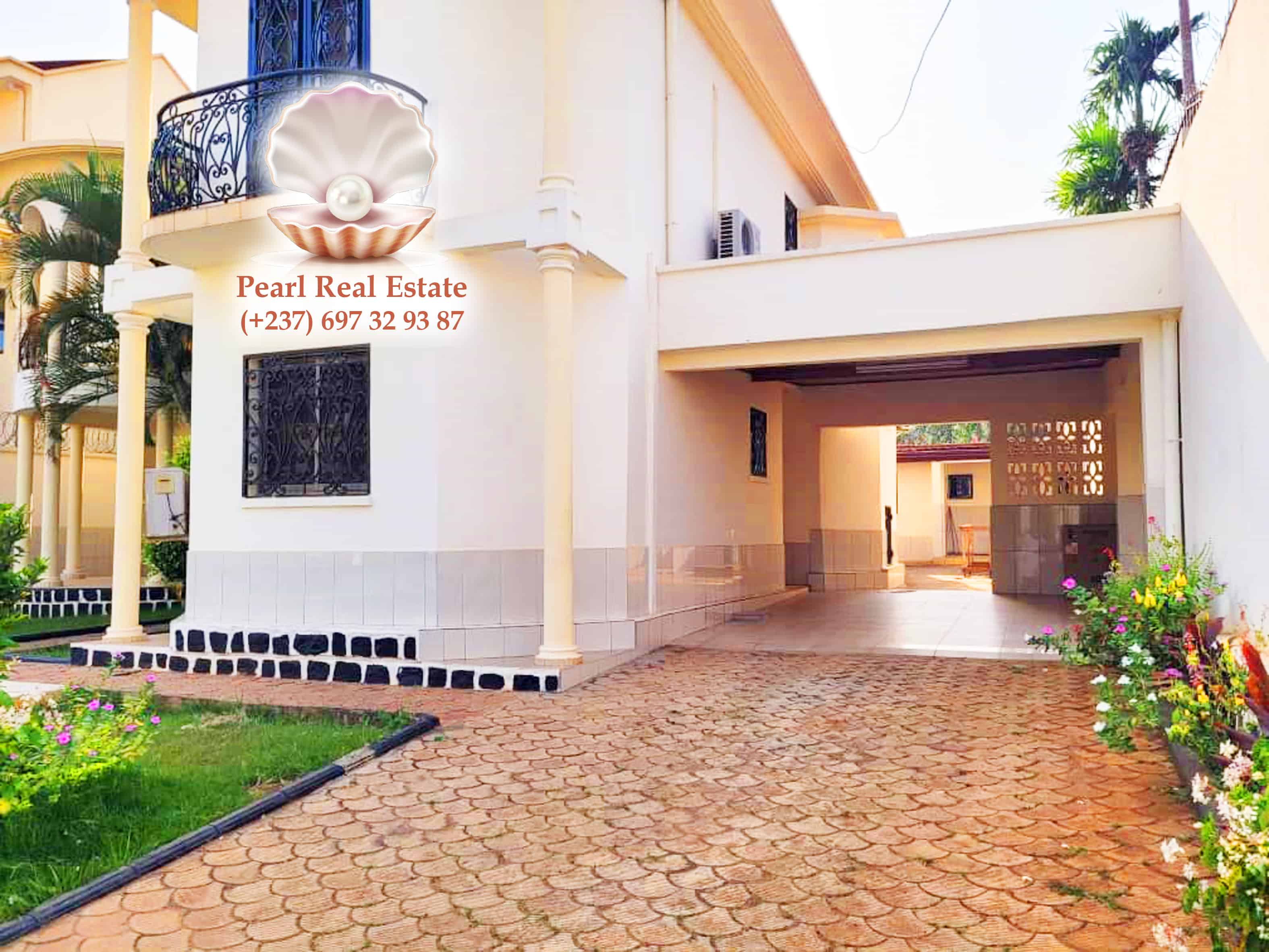 Maison (Villa) à louer - Yaoundé, Bastos, Bastos - 1 salon(s), 4 chambre(s), 3 salle(s) de bains - 2 500 000 FCFA / mois