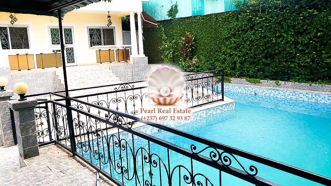Maison (Villa) à vendre - Yaoundé, Bastos, Bastos - 1 salon(s), 4 chambre(s), 3 salle(s) de bains - 500 000 000 FCFA