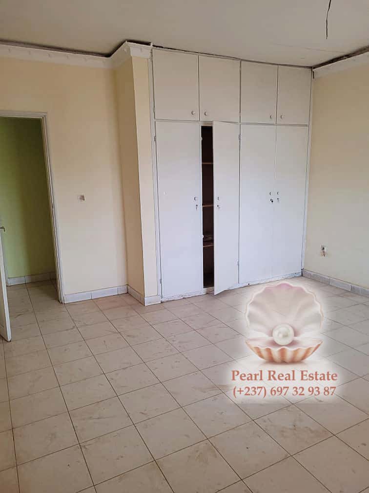Maison (Villa) à vendre - Yaoundé, Emana, Emana - 1 salon(s), 4 chambre(s), 3 salle(s) de bains - 50 000 000 FCFA