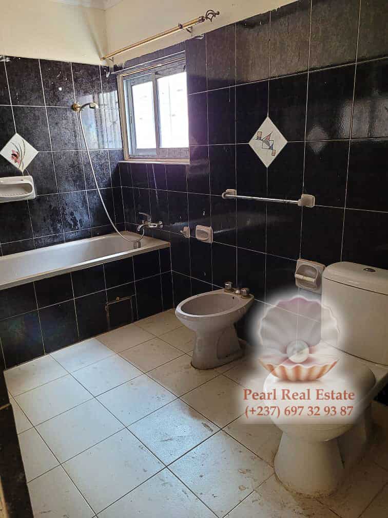 Maison (Villa) à vendre - Yaoundé, Emana, Emana - 1 salon(s), 4 chambre(s), 3 salle(s) de bains - 50 000 000 FCFA