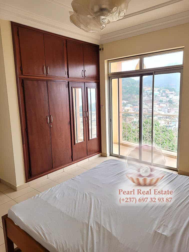 Apartment to rent - Yaoundé, Bastos, Golf - 1 living room(s), 3 bedroom(s), 2 bathroom(s) - 700 000 FCFA / month