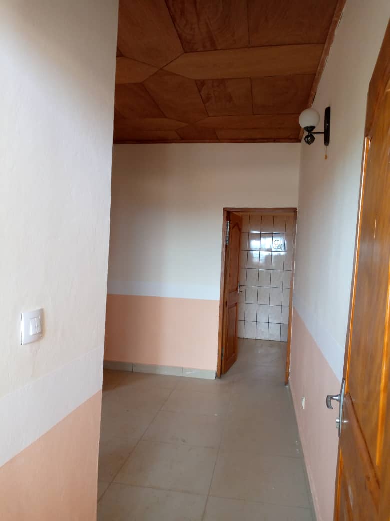 Apartment to rent - Yaoundé, Ngousso, Hôtel le paradis - 1 living room(s), 1 bedroom(s), 2 bathroom(s) - 100 000 FCFA / month