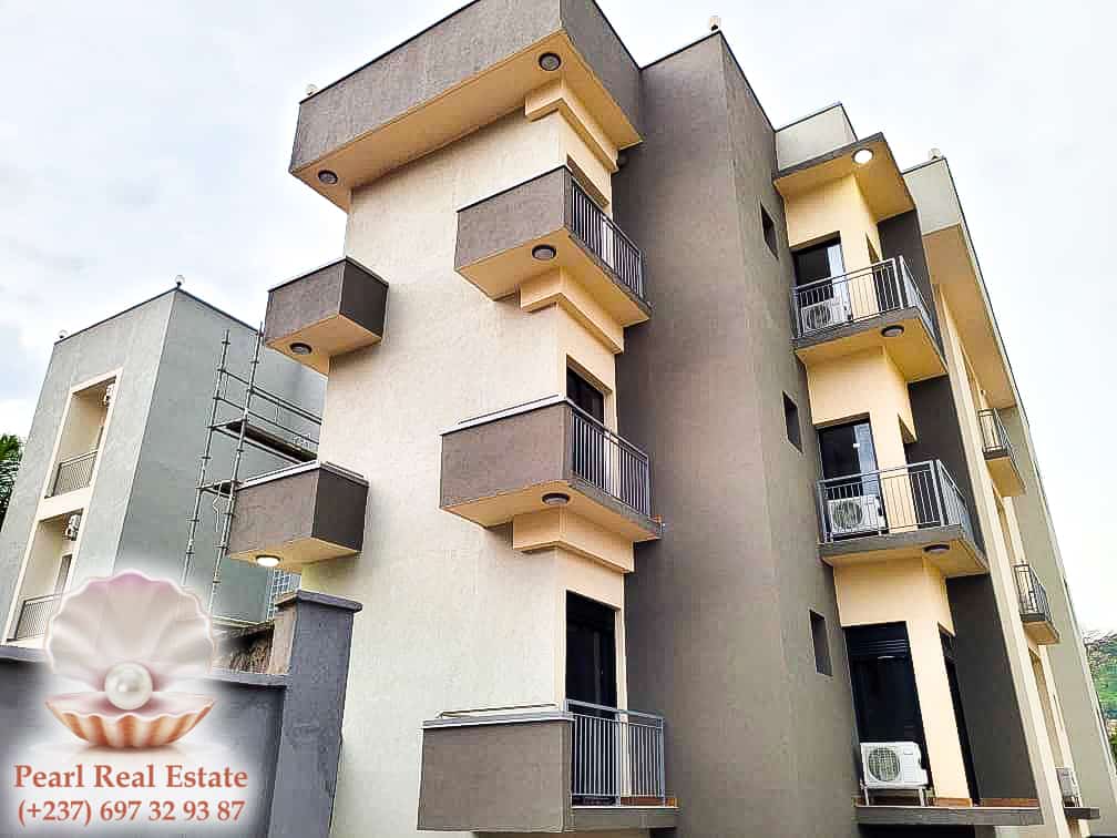 Appartement à louer - Yaoundé, Bastos, Golf - 1 salon(s), 3 chambre(s), 2 salle(s) de bains - 2 000 000 FCFA / mois