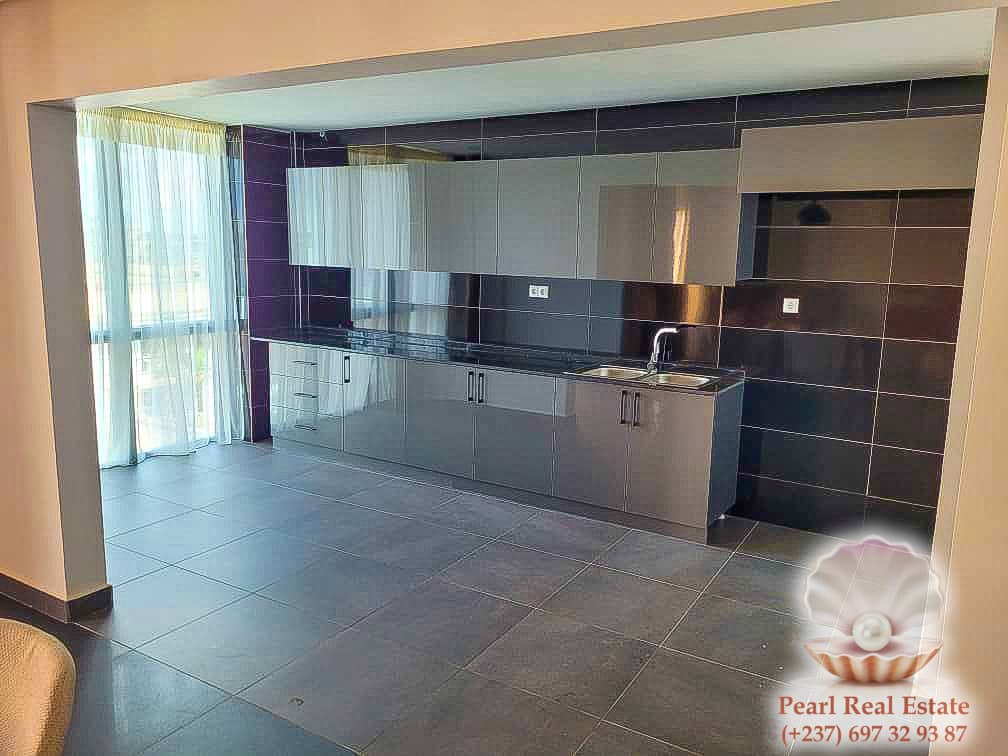 Apartment to rent - Yaoundé, Bastos, Bastos - 1 living room(s), 3 bedroom(s), 2 bathroom(s) - 2 000 000 FCFA / month