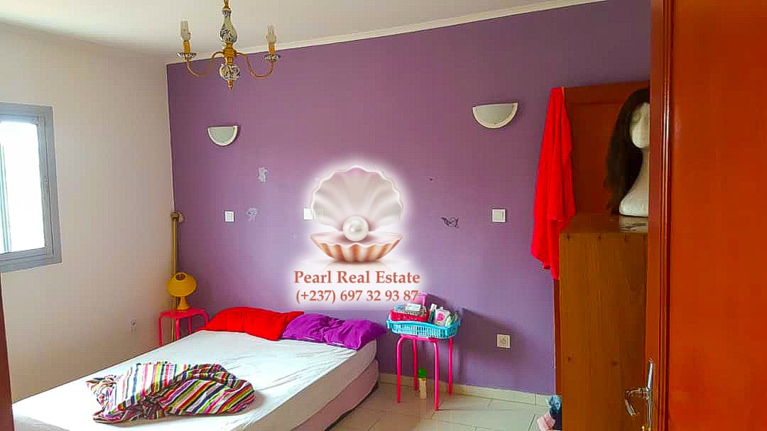 Maison (Villa) à vendre - Yaoundé, Odza, Happi - 1 salon(s), 4 chambre(s), 3 salle(s) de bains - 120 000 000 FCFA