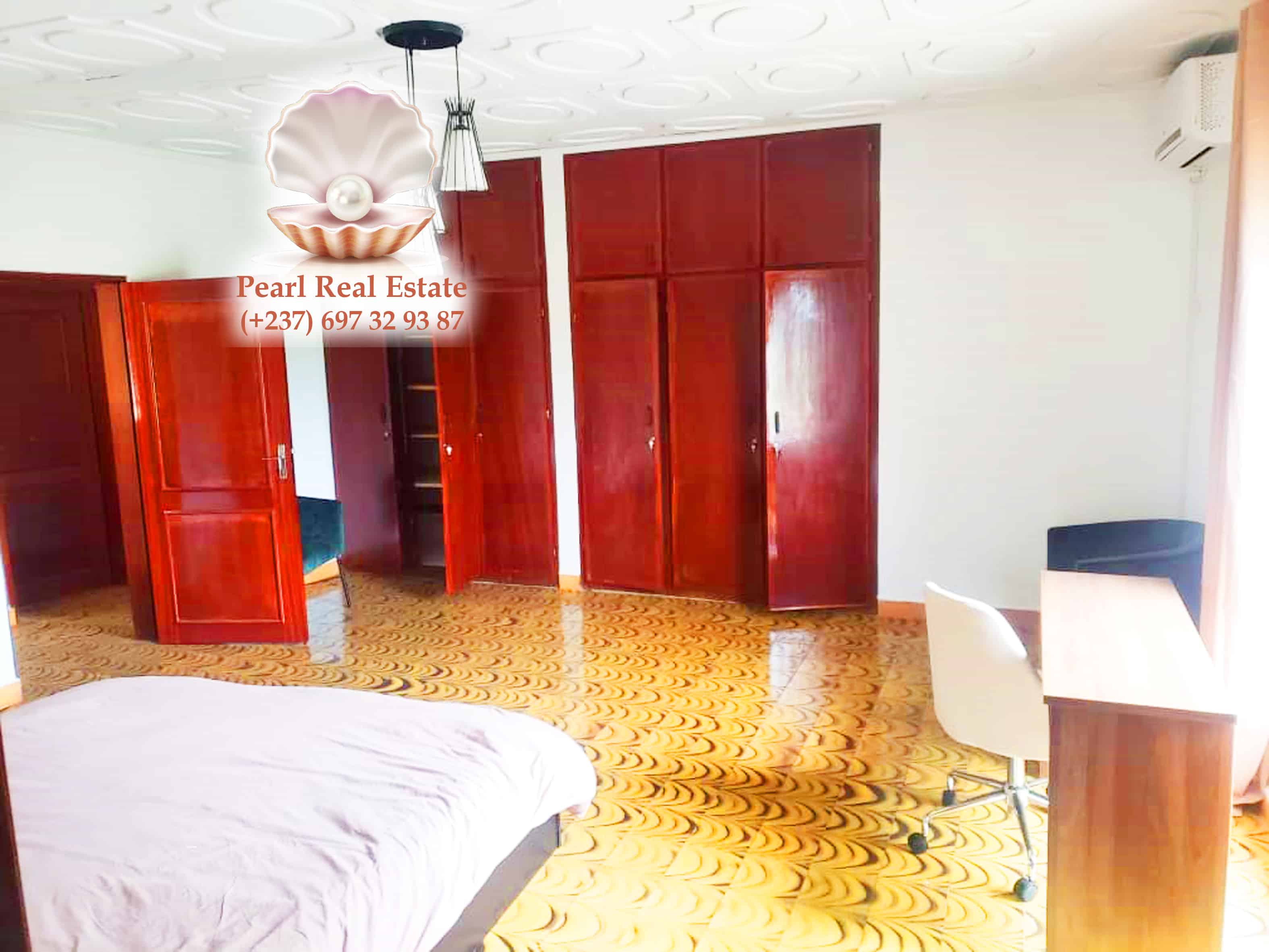 Maison (Villa) à louer - Yaoundé, Abome, Bastos - 1 salon(s), 4 chambre(s), 3 salle(s) de bains - 1 800 000 FCFA / mois