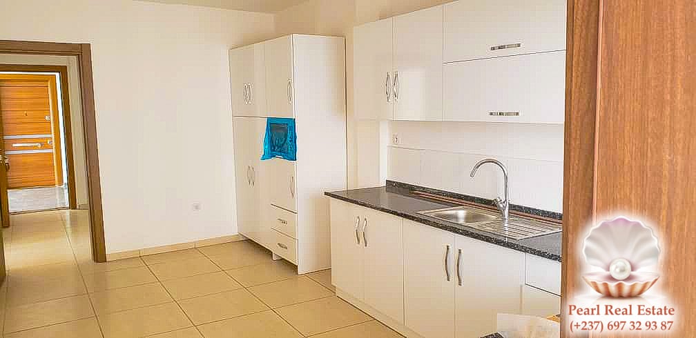Apartment to rent - Yaoundé, Bastos, Bastos - 1 living room(s), 3 bedroom(s), 2 bathroom(s) - 1 500 000 FCFA / month