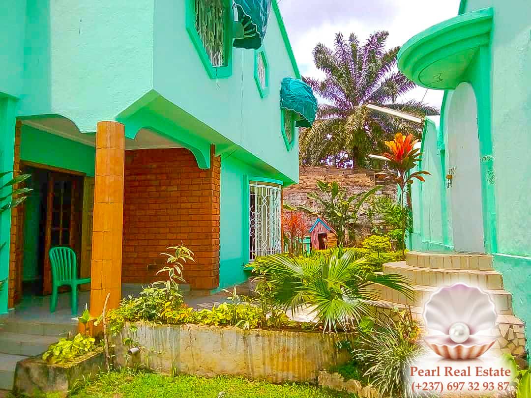 Maison (Villa) à louer - Yaoundé, Quartier Fouda, Omnisports - 1 salon(s), 4 chambre(s), 3 salle(s) de bains - 900 000 FCFA / mois