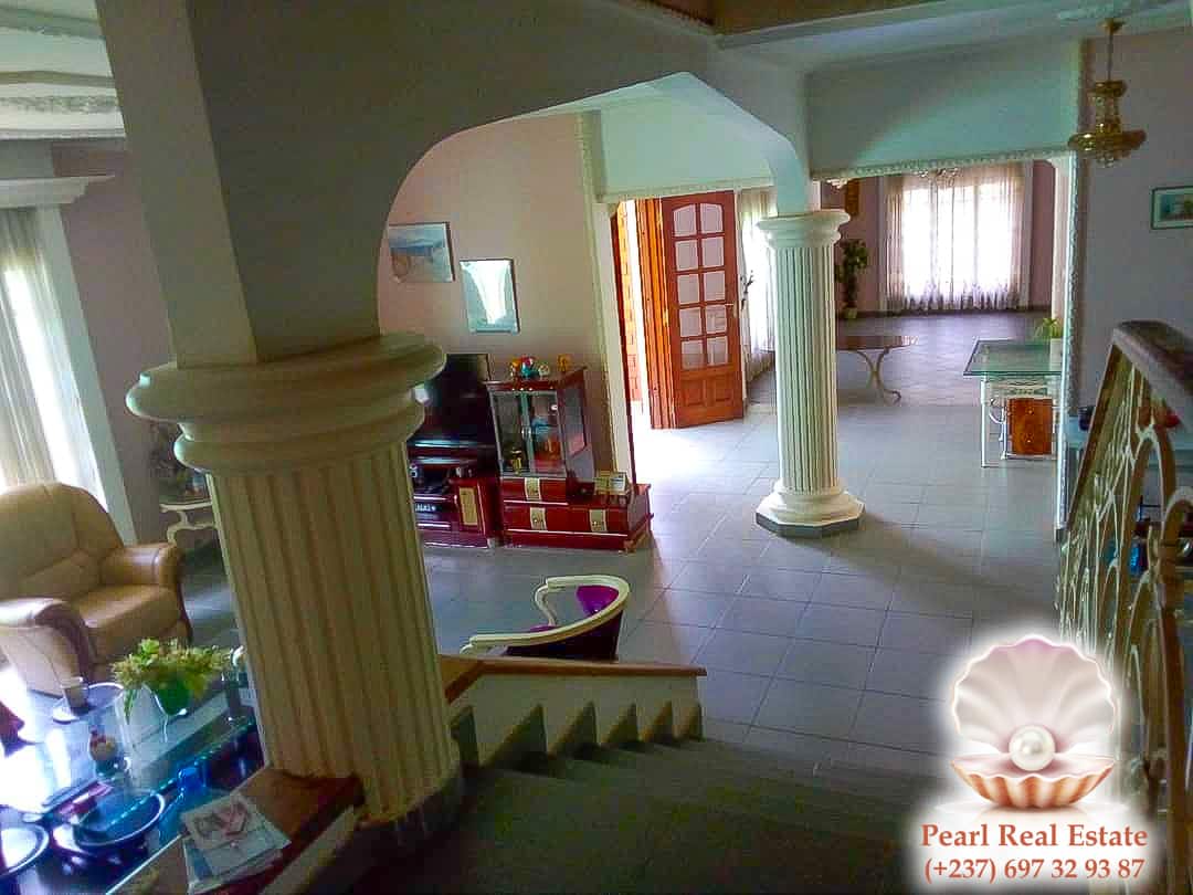 Maison (Villa) à louer - Yaoundé, Quartier Fouda, Omnisports - 1 salon(s), 4 chambre(s), 3 salle(s) de bains - 900 000 FCFA / mois