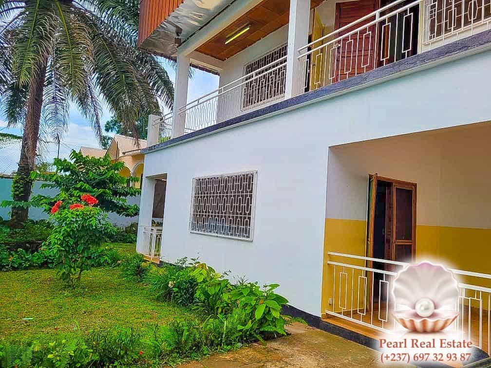 Maison (Villa) à louer - Yaoundé, Bastos, Bastos - 1 salon(s), 4 chambre(s), 3 salle(s) de bains - 1 000 000 FCFA / mois