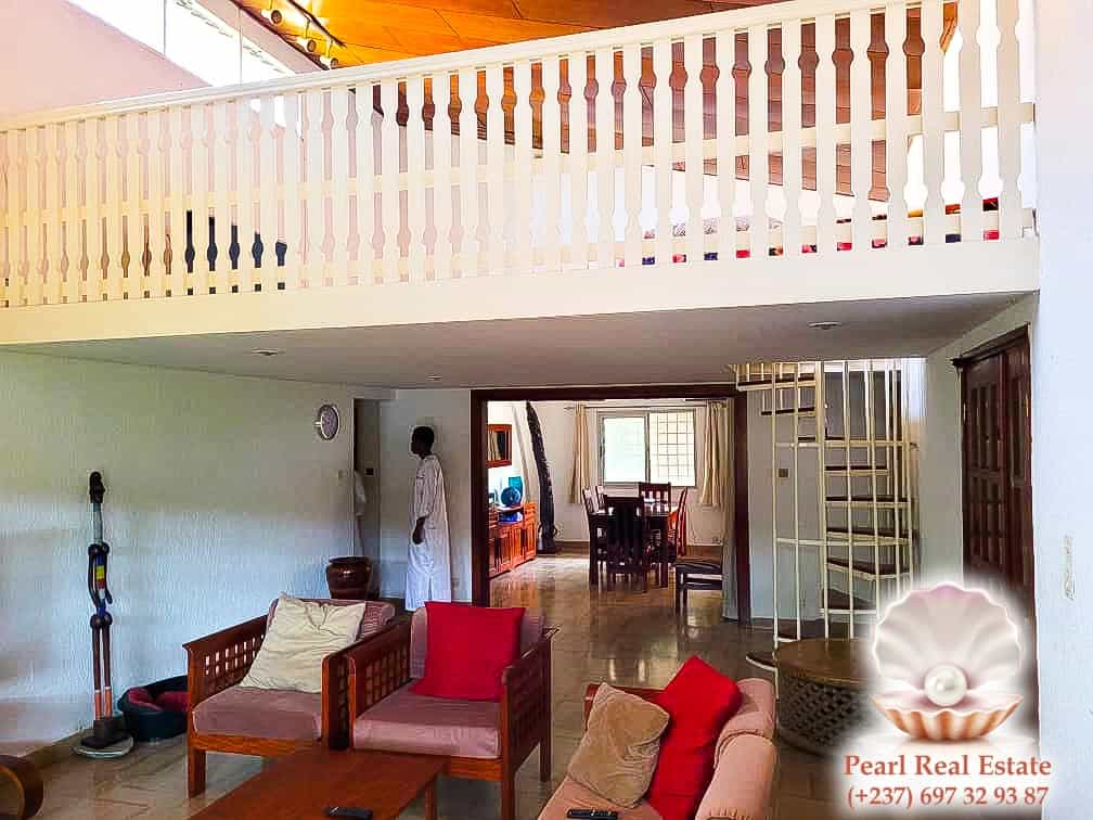 Maison (Villa) à louer - Yaoundé, Bastos, Bastos - 1 salon(s), 4 chambre(s), 3 salle(s) de bains - 1 000 000 FCFA / mois