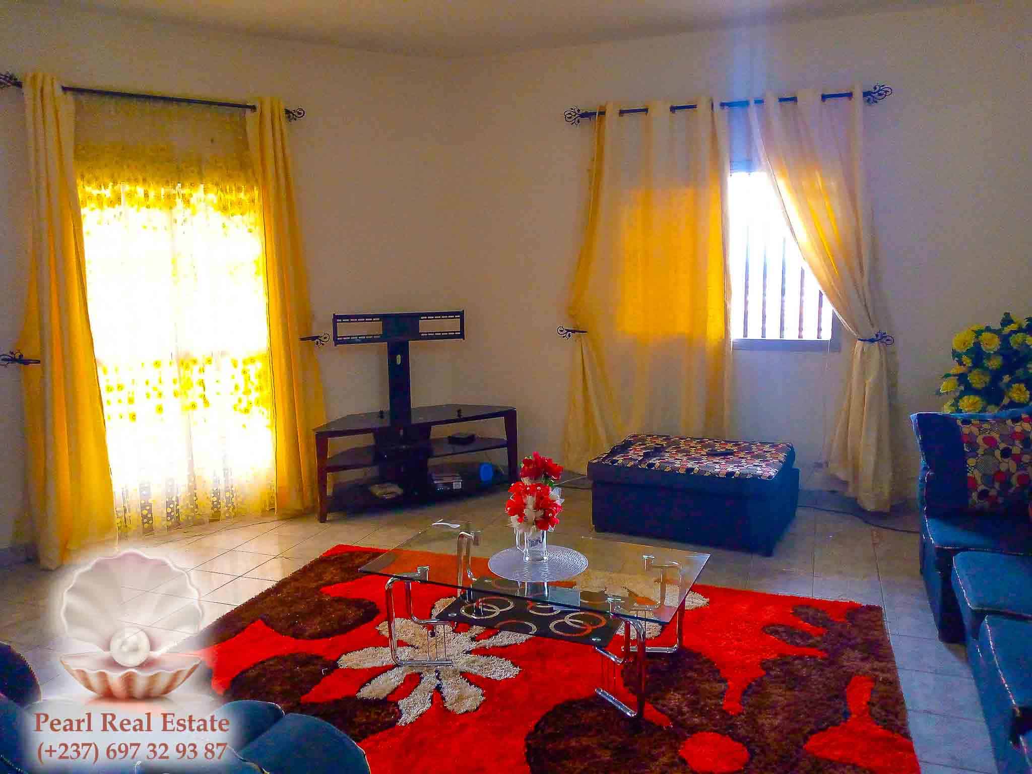 Maison (Duplex) à vendre - Yaoundé, Oyom-Abang, Camp Sonel Oyom-Abang - 2 salon(s), 6 chambre(s), 6 salle(s) de bains - 80 000 000 FCFA