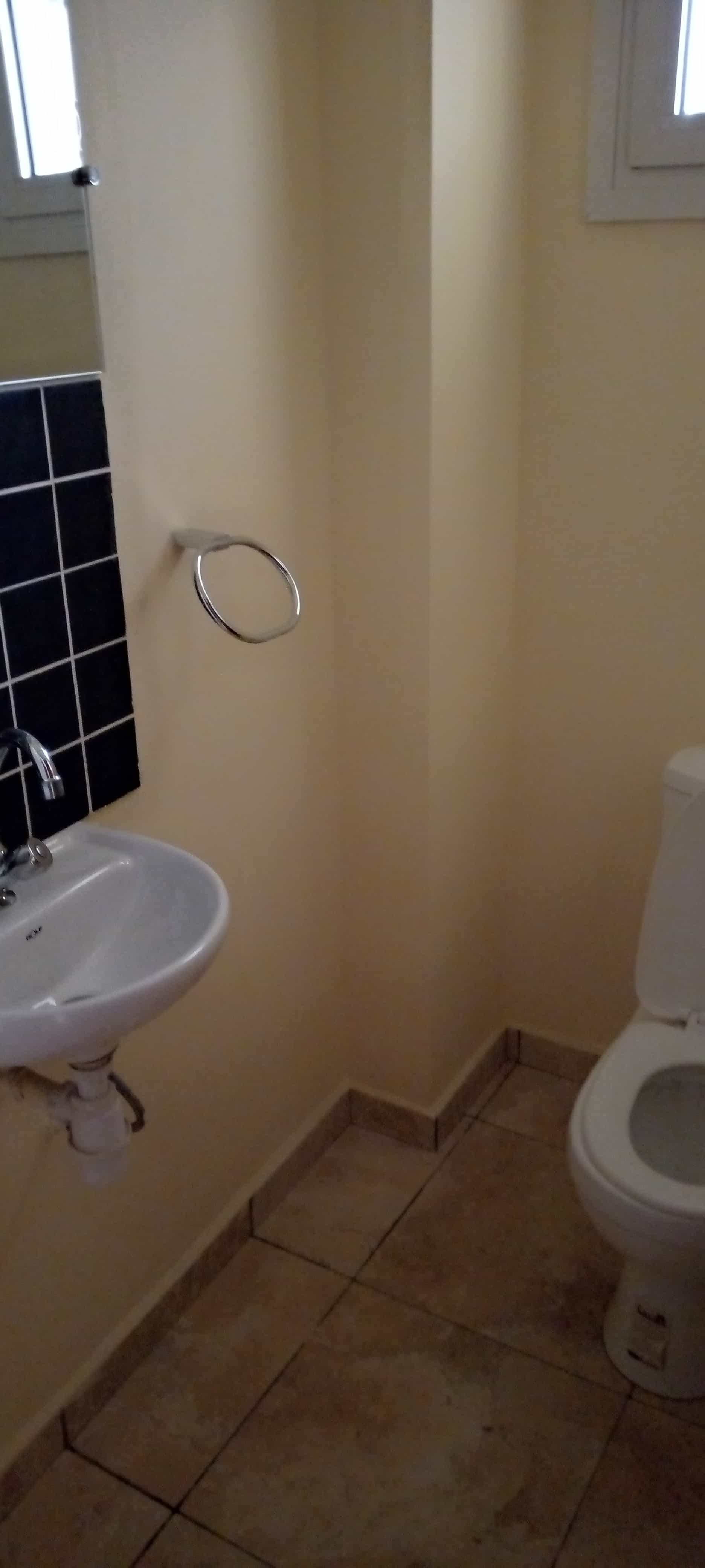 Apartment to rent - Yaoundé, Bastos, Dragage - 1 living room(s), 2 bedroom(s), 3 bathroom(s) - 480 000 FCFA / month