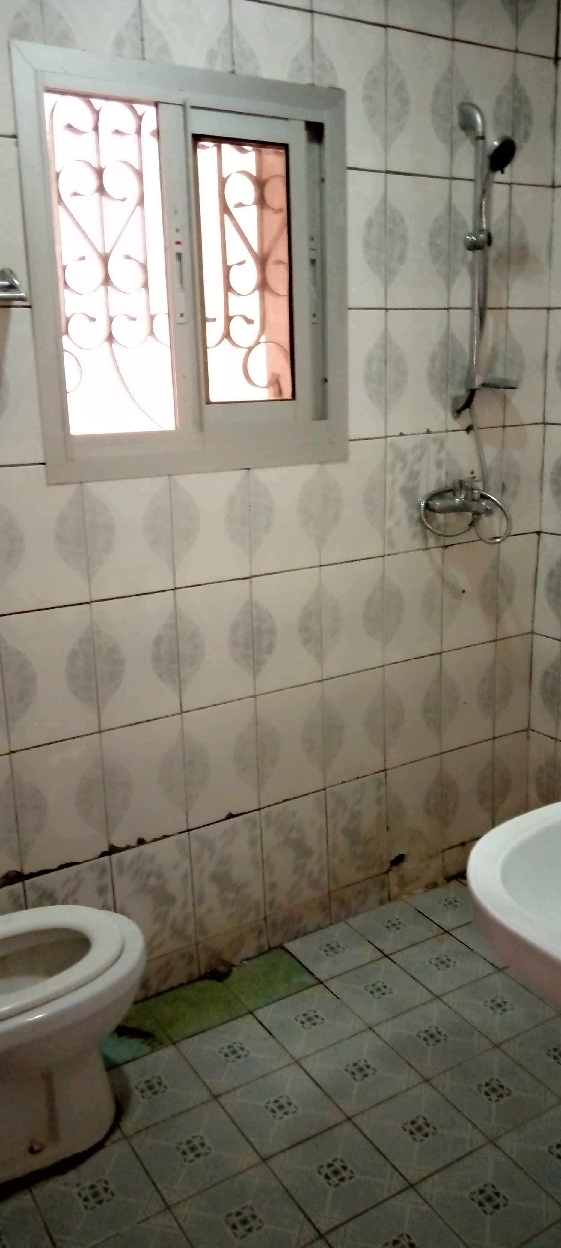 Apartment to rent - Yaoundé, Bastos, Dragage - 1 living room(s), 2 bedroom(s), 2 bathroom(s) - 320 000 FCFA / month