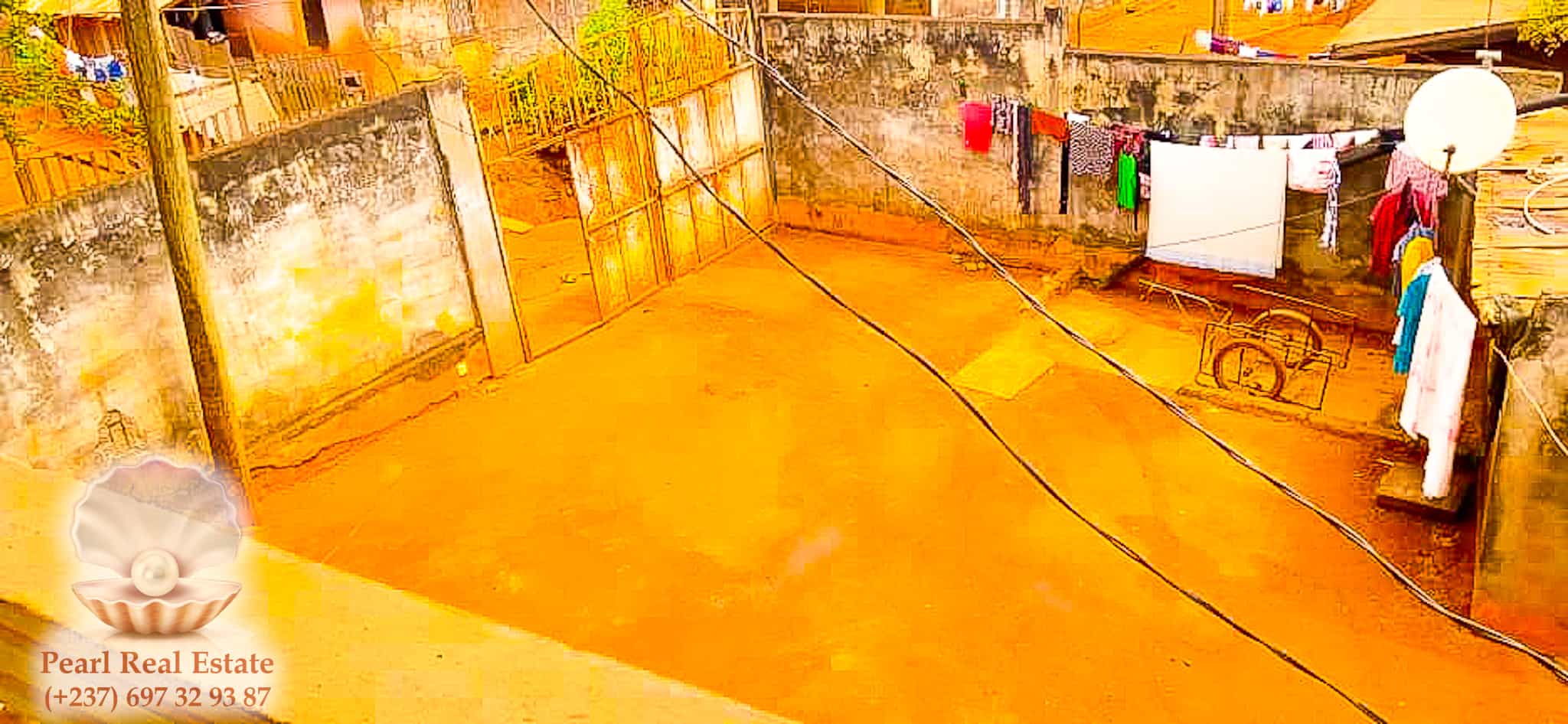 Maison (Villa) à vendre - Yaoundé, Emana, Borne fontaine - 1 salon(s), 4 chambre(s), 3 salle(s) de bains - 40 000 000 FCFA