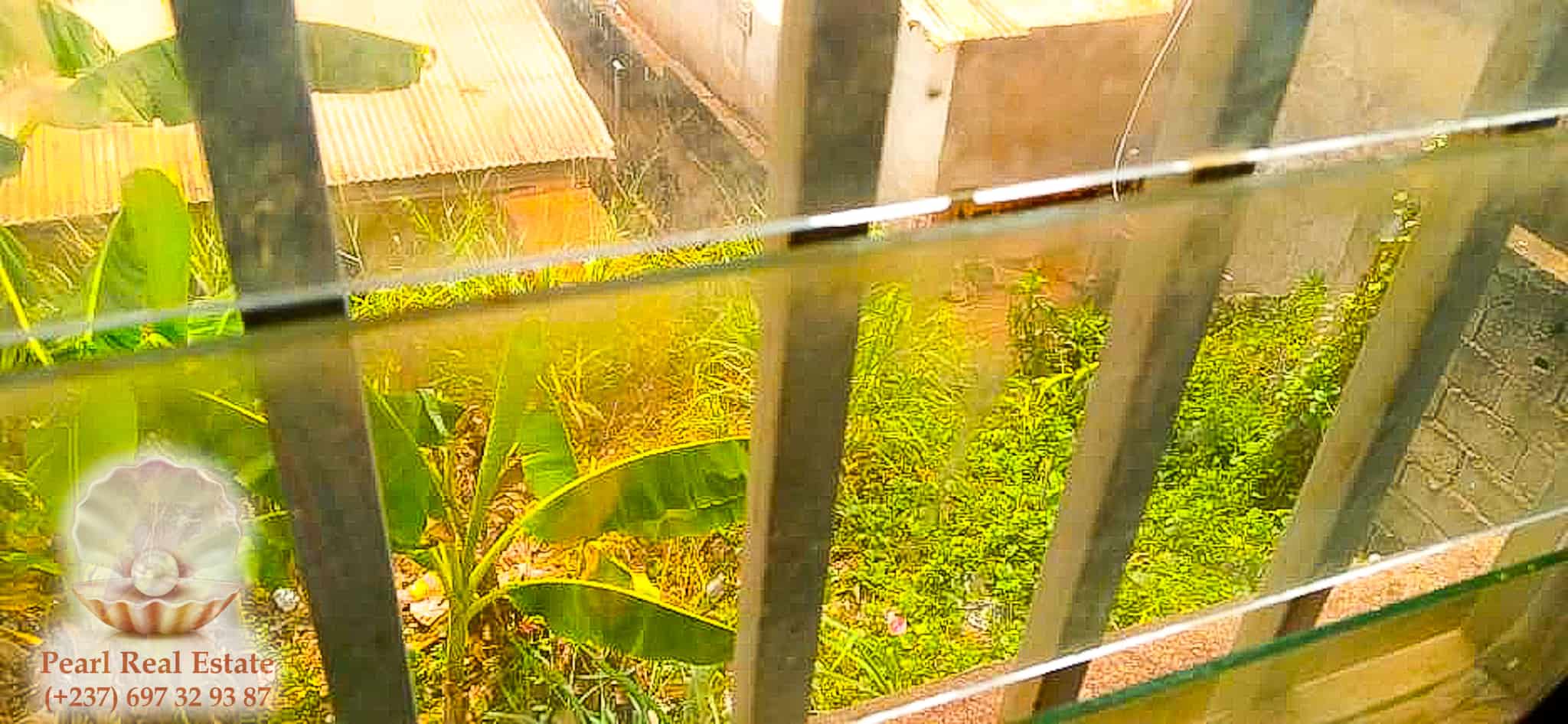 Maison (Villa) à vendre - Yaoundé, Emana, Borne fontaine - 1 salon(s), 4 chambre(s), 3 salle(s) de bains - 40 000 000 FCFA