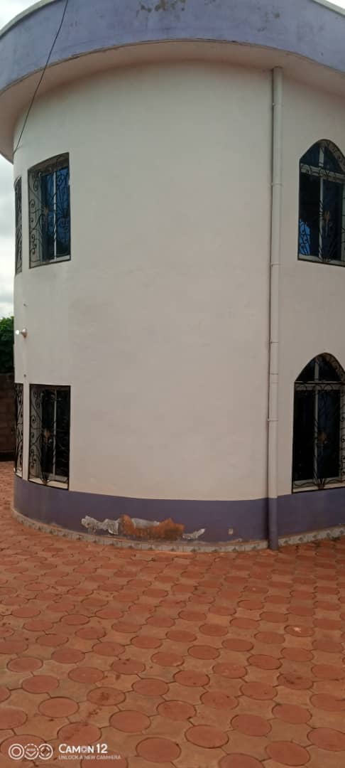 House (Villa) for sale - Yaoundé, Messassi, Duplex à vendre Yaoundé à nkoa abang - 1 living room(s), 4 bedroom(s), 3 bathroom(s) - 150 000 000 FCFA / month