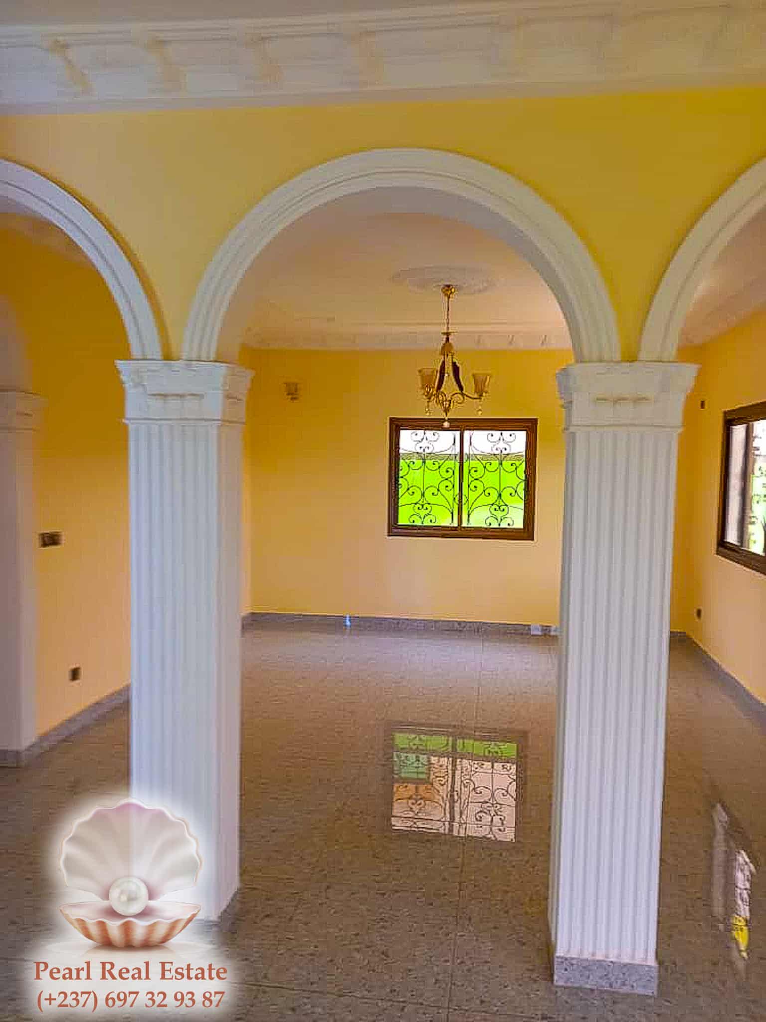 Maison (Villa) à vendre - Yaoundé, Odza, Borne 10 - 1 salon(s), 4 chambre(s), 3 salle(s) de bains - 130 000 000 FCFA