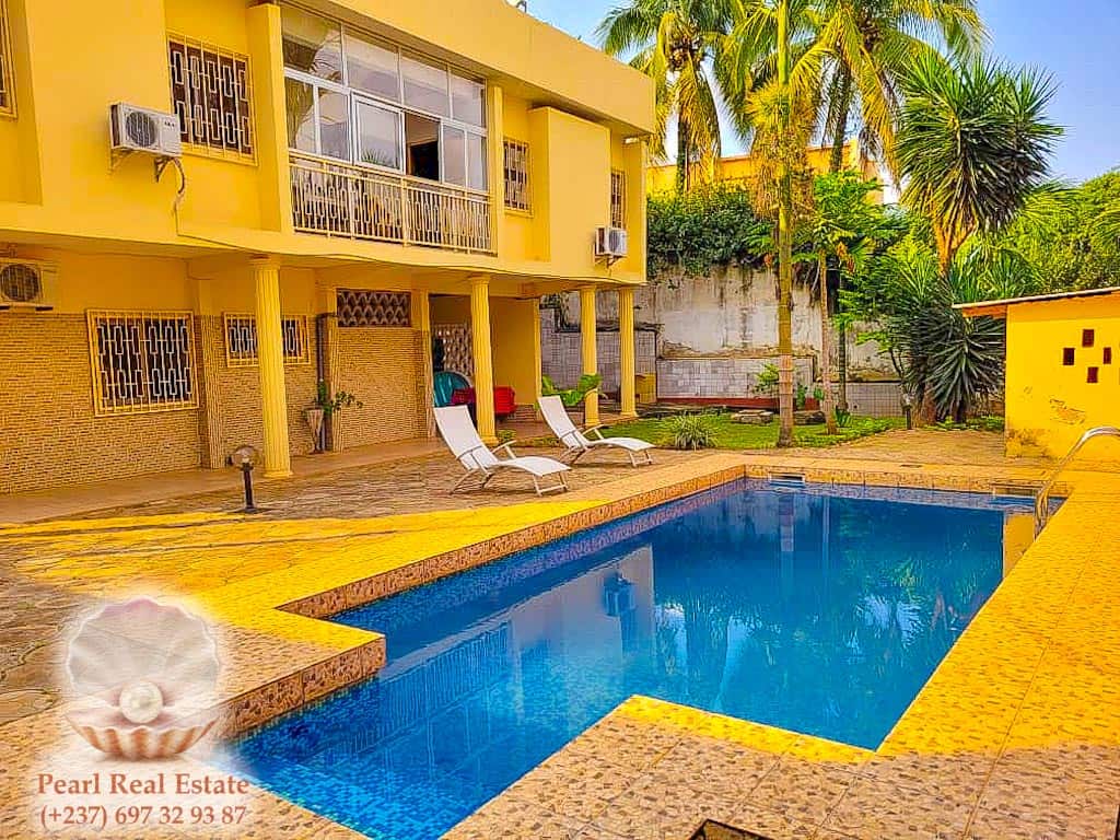 House (Villa) to rent - Yaoundé, Bastos, Bastos - 1 living room(s), 3 bedroom(s), 2 bathroom(s) - 1 500 000 FCFA / month