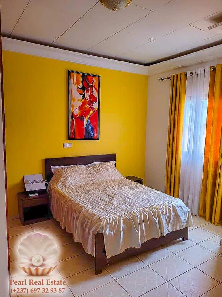 Apartment to rent - Yaoundé, Nkolbisson, Nkolnbisson - 1 living room(s), 3 bedroom(s), 2 bathroom(s) - 800 000 FCFA / month