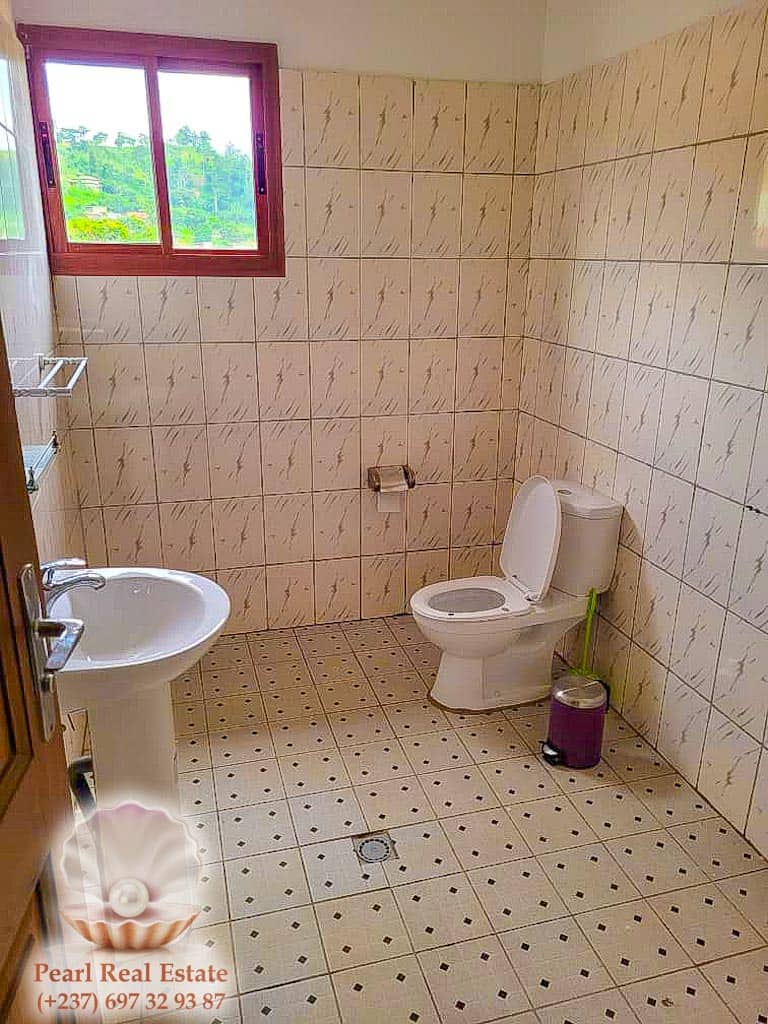 Apartment to rent - Yaoundé, Nkolbisson, Nkolnbisson - 1 living room(s), 3 bedroom(s), 2 bathroom(s) - 800 000 FCFA / month