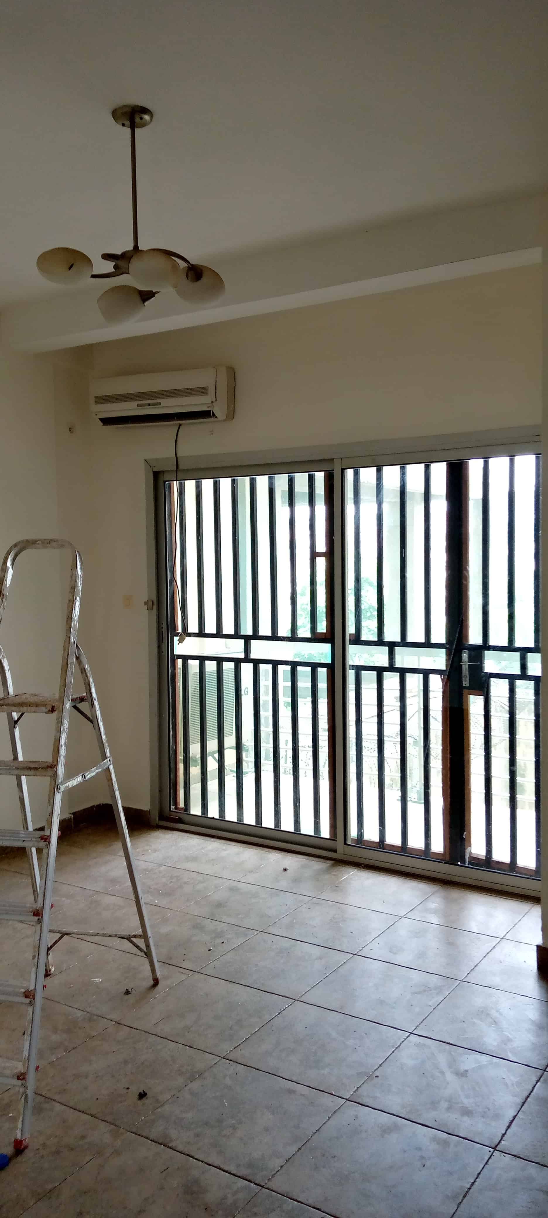 Apartment to rent - Yaoundé, Bastos, Bastos - 1 living room(s), 1 bedroom(s), 1 bathroom(s) - 150 000 FCFA / month