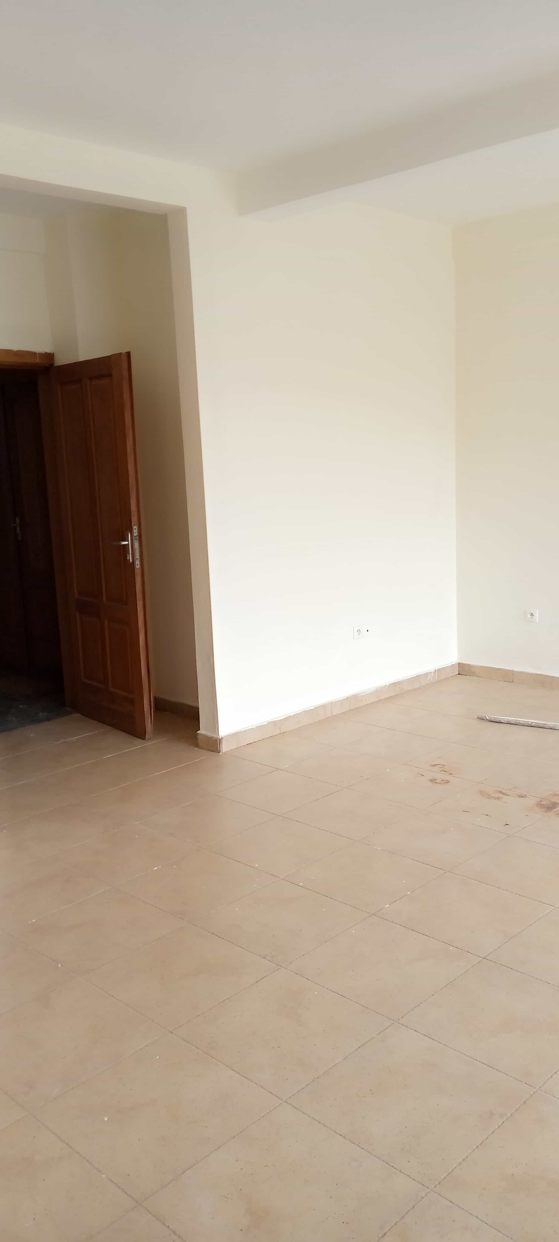 Apartment to rent - Yaoundé, Bastos, Bastos - 1 living room(s), 2 bedroom(s), 3 bathroom(s) - 350 000 FCFA / month