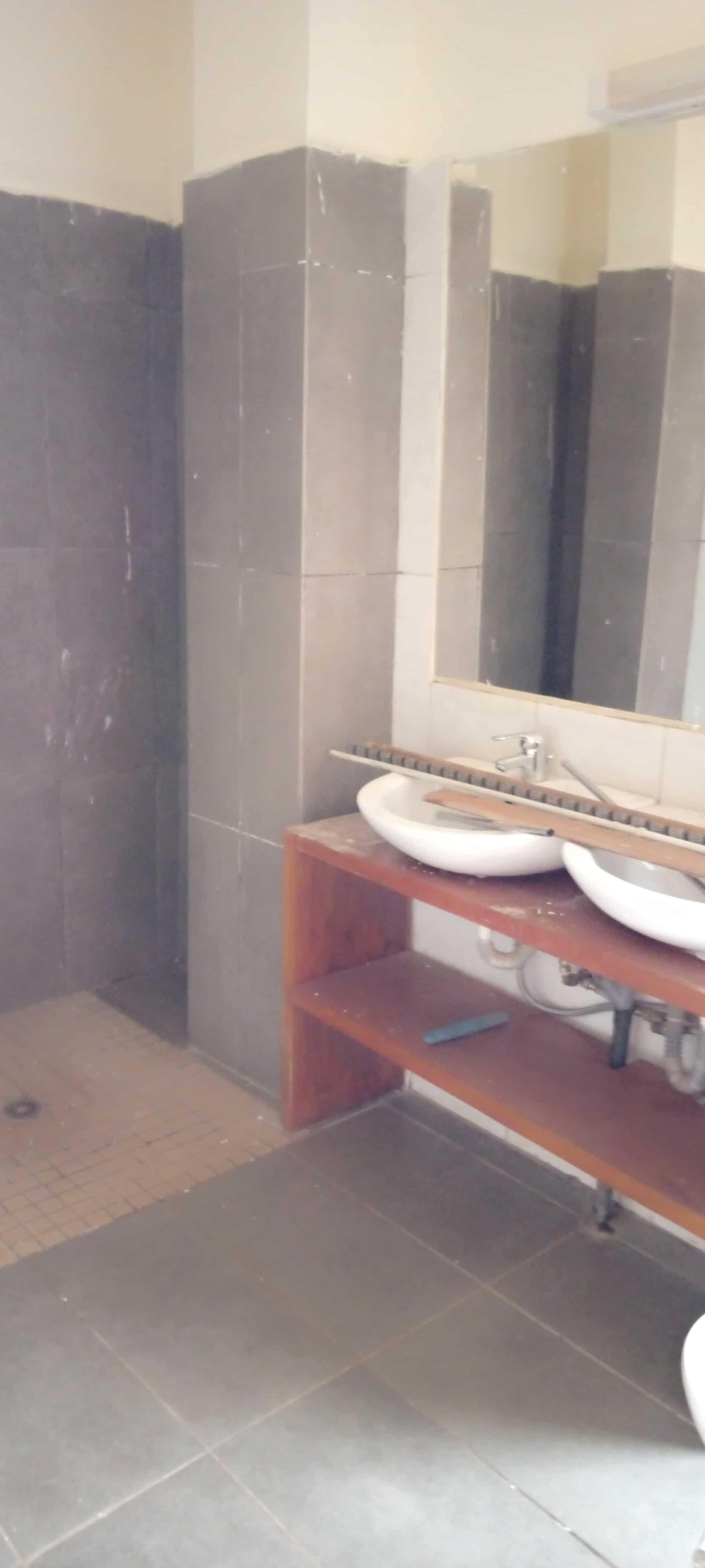 Apartment to rent - Yaoundé, Bastos, Bastos - 1 living room(s), 2 bedroom(s), 3 bathroom(s) - 350 000 FCFA / month