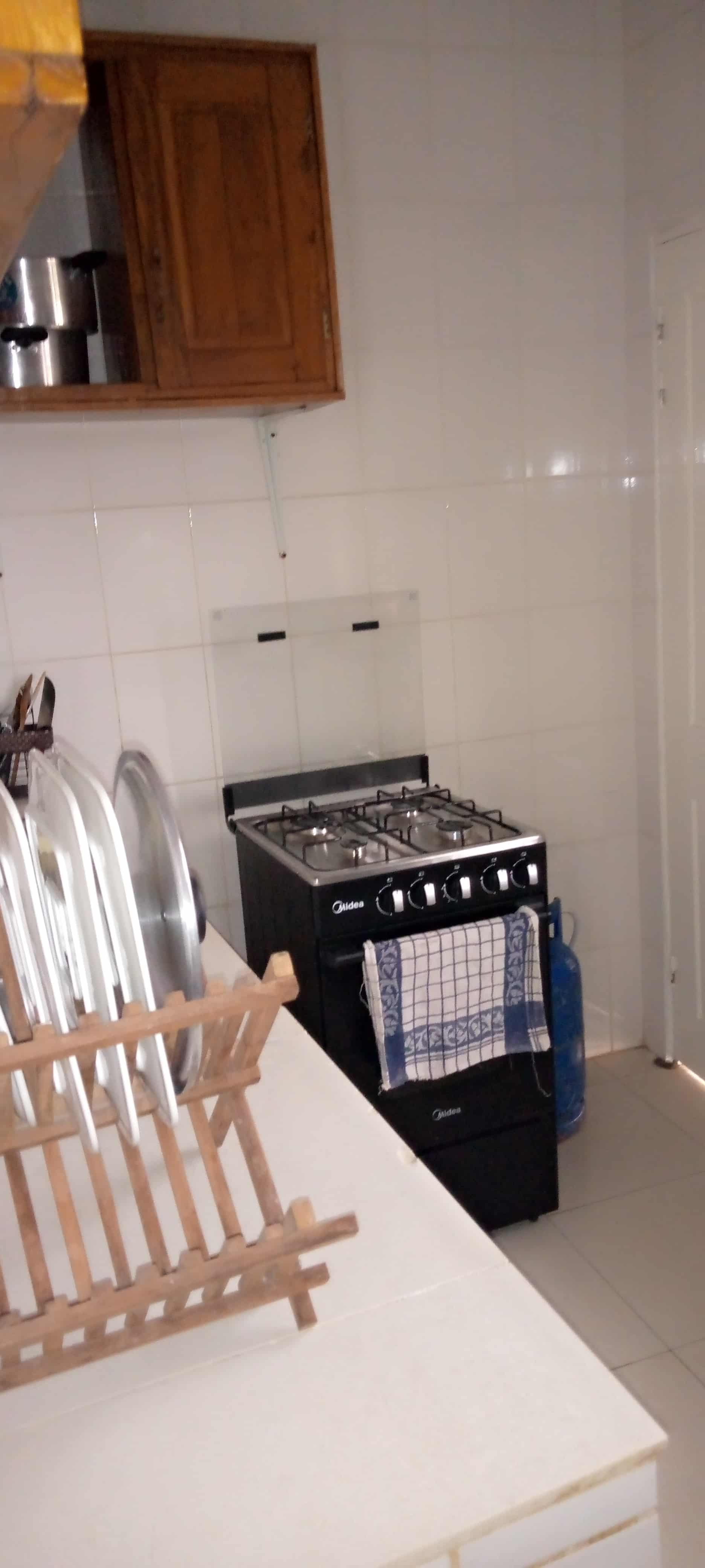 Apartment to rent - Yaoundé, Bastos, Pas loin du rond point - 1 living room(s), 1 bedroom(s), 1 bathroom(s) - 600 000 FCFA / month