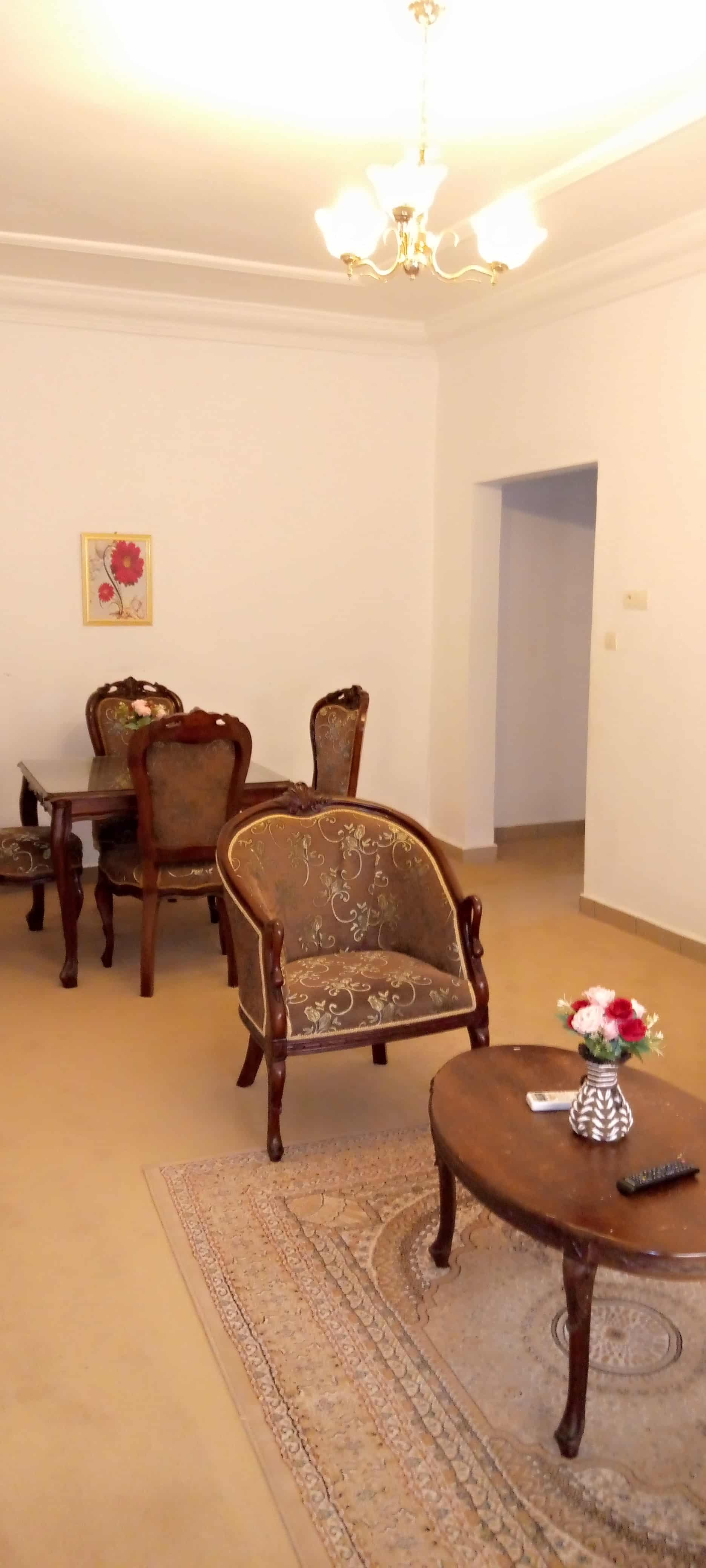 Apartment to rent - Yaoundé, Bastos, Pas loin de meka - 1 living room(s), 2 bedroom(s), 3 bathroom(s) - 1 200 000 FCFA / month