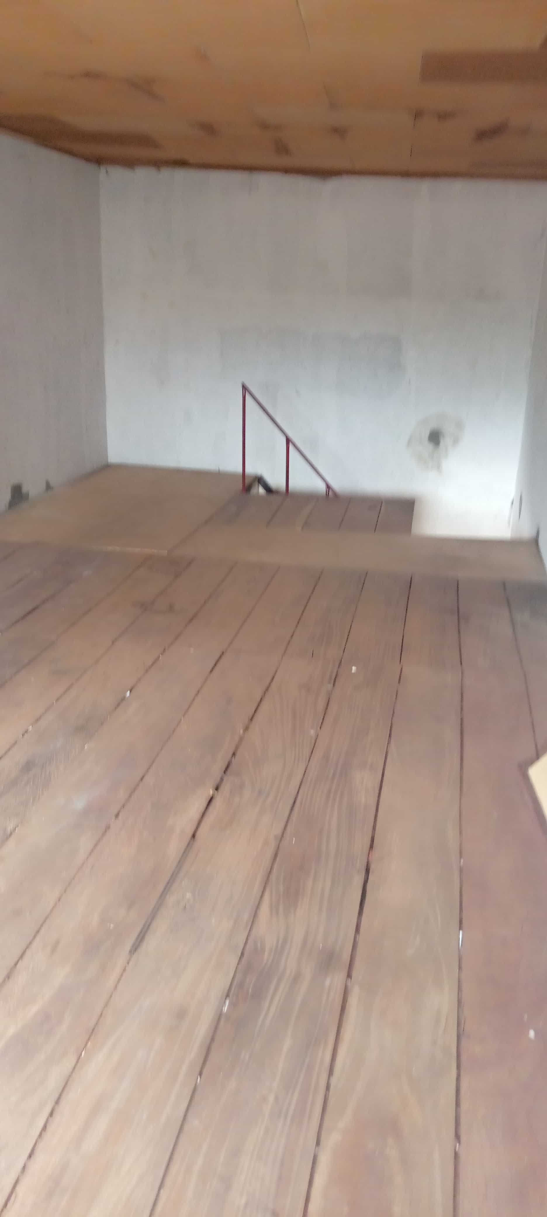 Boutique à louer à Yaoundé, Bastos, Pas loin de casino - 69 m2 - 300 000 FCFA