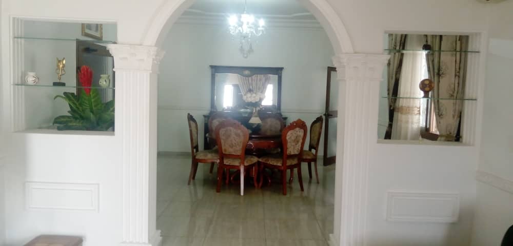 Maison (Duplex) à vendre - Yaoundé, Odza, Koweït city - 2 salon(s), 5 chambre(s), 5 salle(s) de bains - 150 000 000 FCFA
