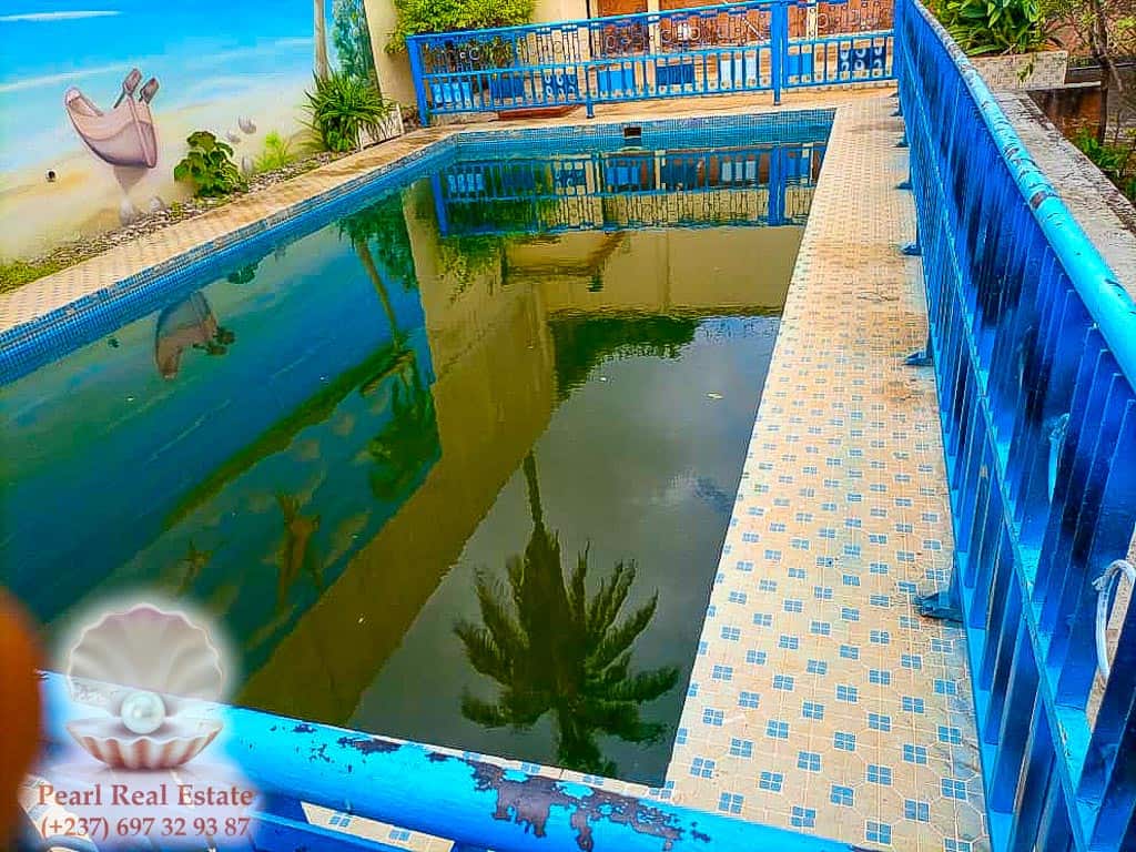 Maison (Villa) à louer - Yaoundé, Abome, Derrière Consulat de Belgique - 2 salon(s), 4 chambre(s), 4 salle(s) de bains - 2 000 000 FCFA / mois