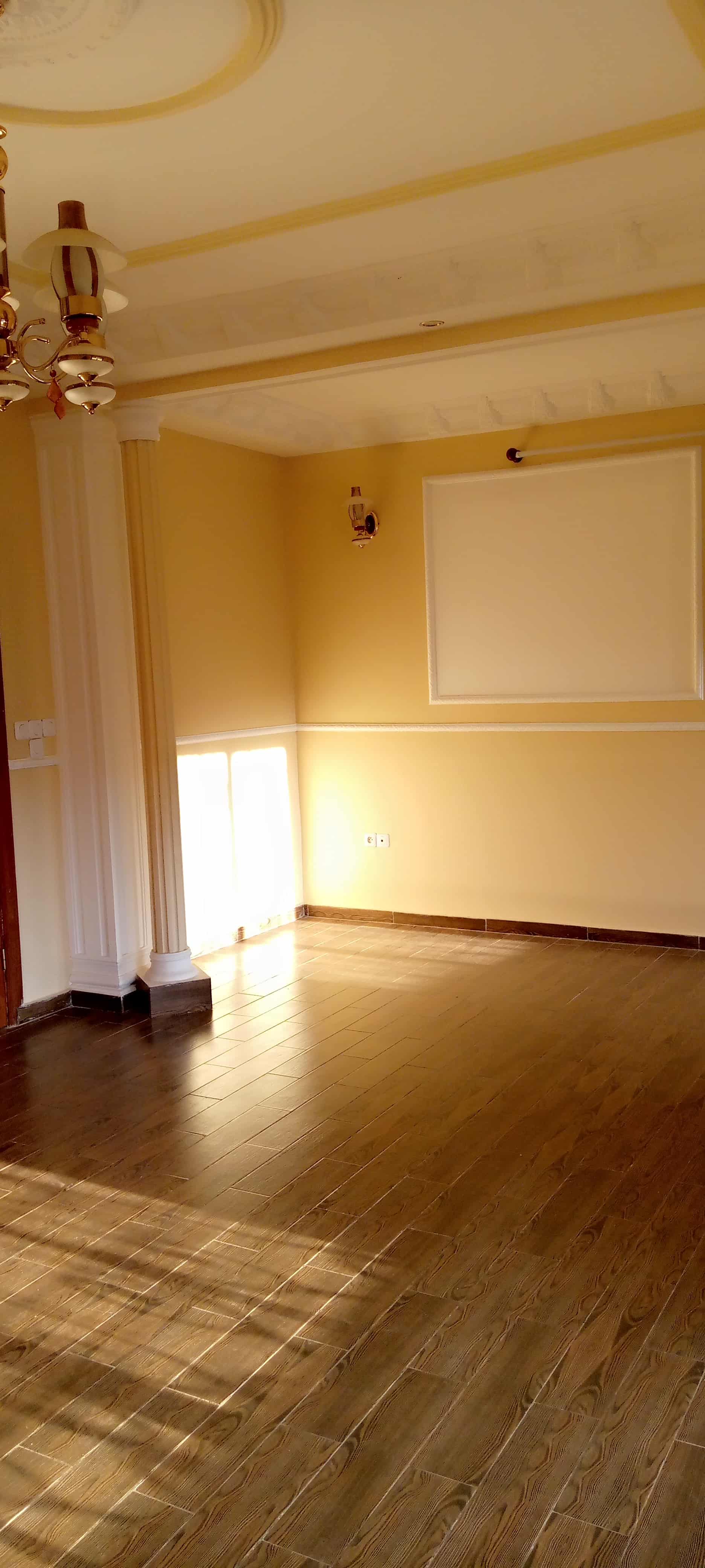 Apartment to rent - Yaoundé, Bastos, Golf - 1 living room(s), 3 bedroom(s), 4 bathroom(s) - 900 000 FCFA / month