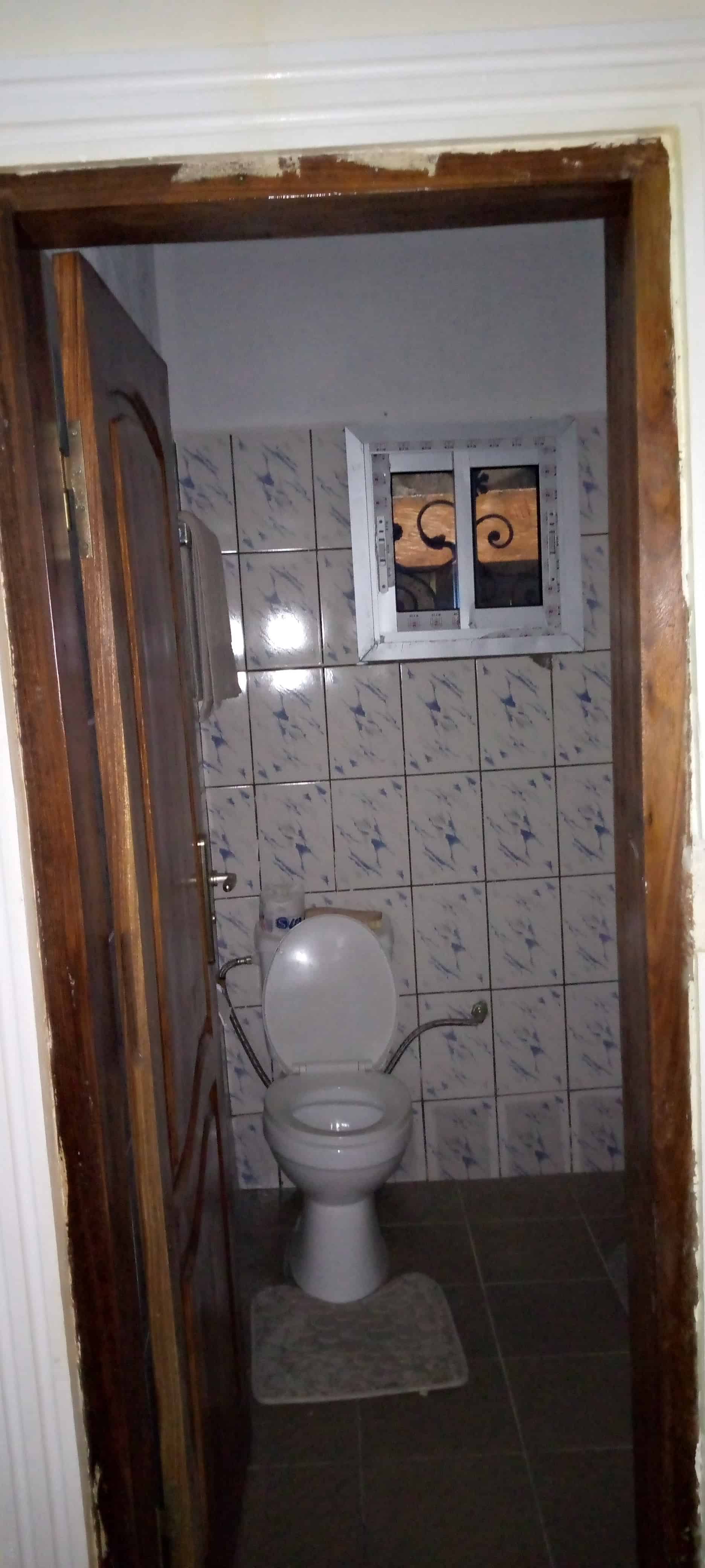 Apartment to rent - Yaoundé, Bastos, Résidence Nigeria - 1 living room(s), 1 bedroom(s), 2 bathroom(s) - 500 000 FCFA / month