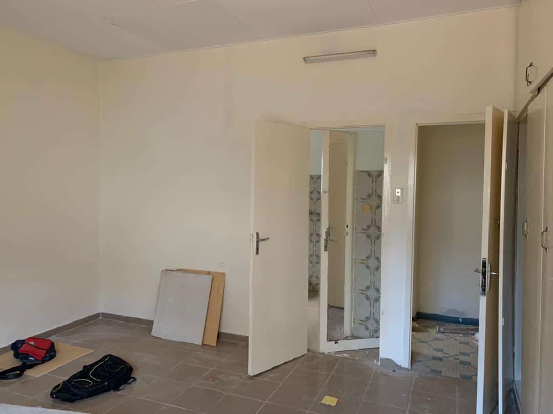 House (Villa) to rent - Yaoundé, Bastos, Villa avec piscine - 1 living room(s), 3 bedroom(s), 3 bathroom(s) - 1 500 000 FCFA / month