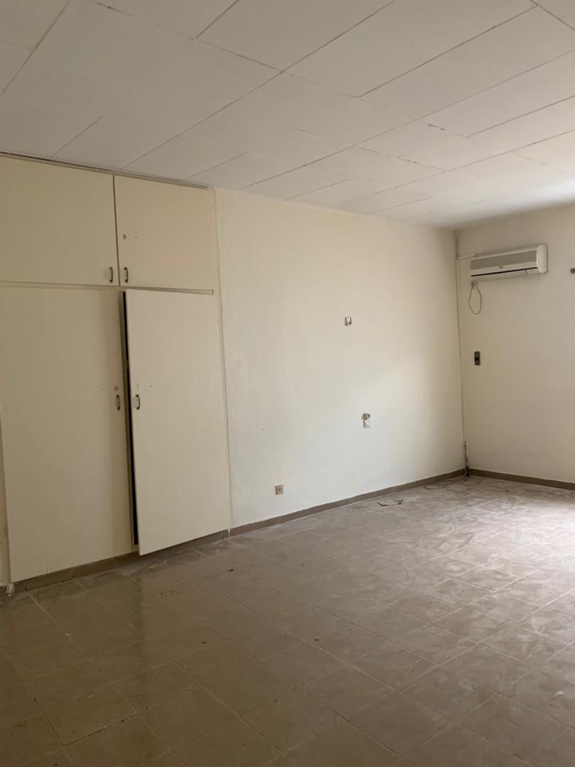 House (Villa) to rent - Yaoundé, Bastos, Villa avec piscine - 1 living room(s), 3 bedroom(s), 3 bathroom(s) - 1 500 000 FCFA / month