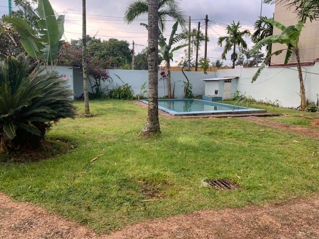 House (Villa) to rent - Yaoundé, Bastos, Villa avec piscine - 1 living room(s), 3 bedroom(s), 3 bathroom(s) - 1 500 000 FCFA / month