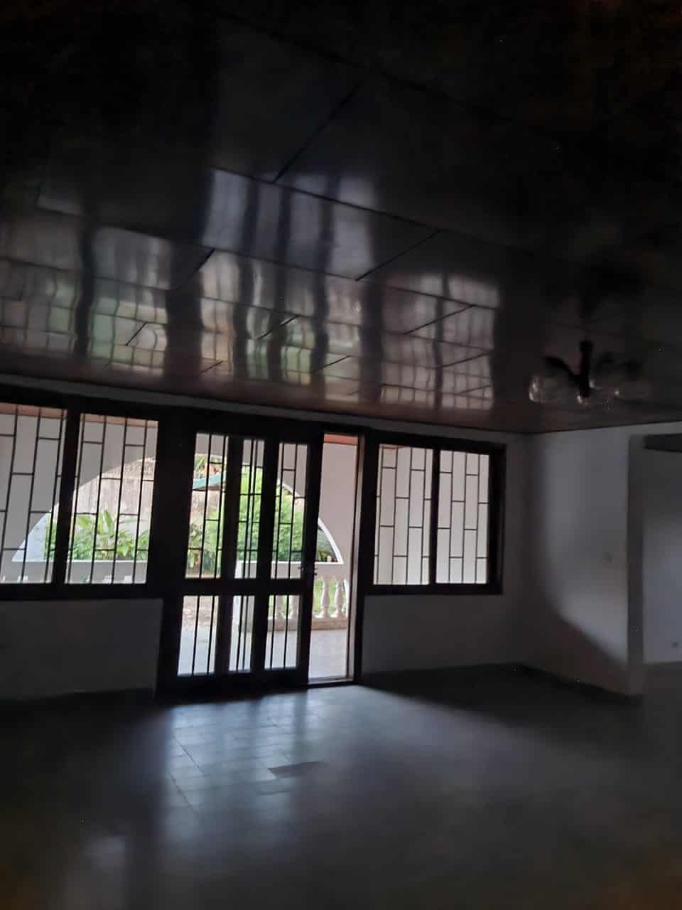 House (Villa) to rent - Yaoundé, Mfandena, A'foe - 1 living room(s), 3 bedroom(s), 2 bathroom(s) - 400 000 FCFA / month