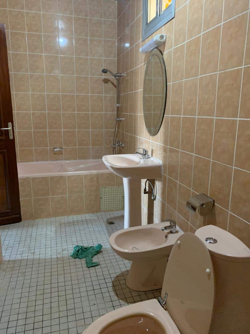 House (Villa) to rent - Yaoundé, Bastos, Bastos - 1 living room(s), 5 bedroom(s), 7 bathroom(s) - 1 500 000 FCFA / month