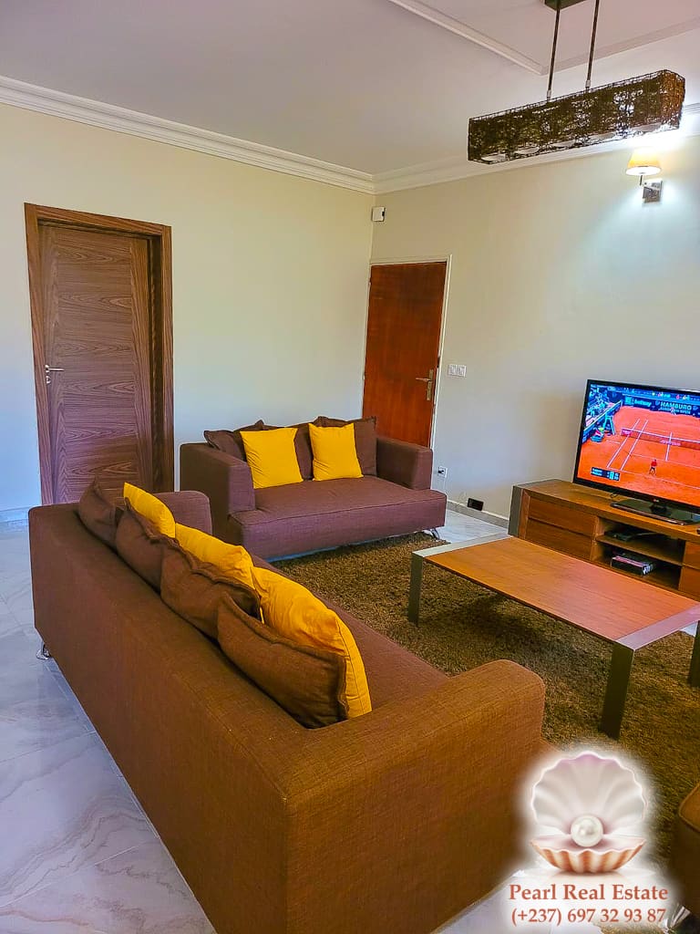 Apartment to rent - Yaoundé, Bastos, Ambassade d'Espagne - 1 living room(s), 3 bedroom(s), 2 bathroom(s) - 850 000 FCFA / month