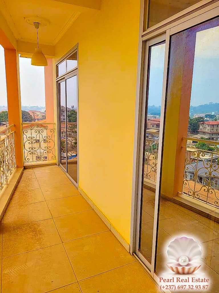 Apartment to rent - Yaoundé, Bastos, Bastos - 1 living room(s), 2 bedroom(s), 1 bathroom(s) - 500 000 FCFA / month