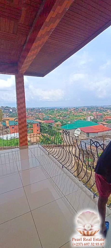 Maison (Villa) à vendre - Yaoundé, Ngousso, Carrefour hôtel le Paradis - 1 salon(s), 4 chambre(s), 3 salle(s) de bains - 150 000 000 FCFA