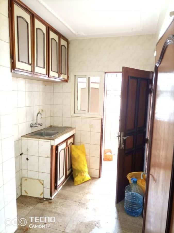 Appartement à louer - Douala, Bonapriso, Bonapriso - 1 salon(s), 1 chambre(s), 1 salle(s) de bains - 300 000 FCFA / mois