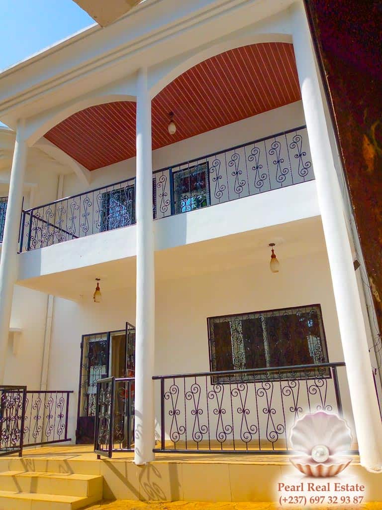 House (Villa) to rent - Yaoundé, Bastos, Golf - 1 living room(s), 4 bedroom(s), 3 bathroom(s) - 1 300 000 FCFA / month
