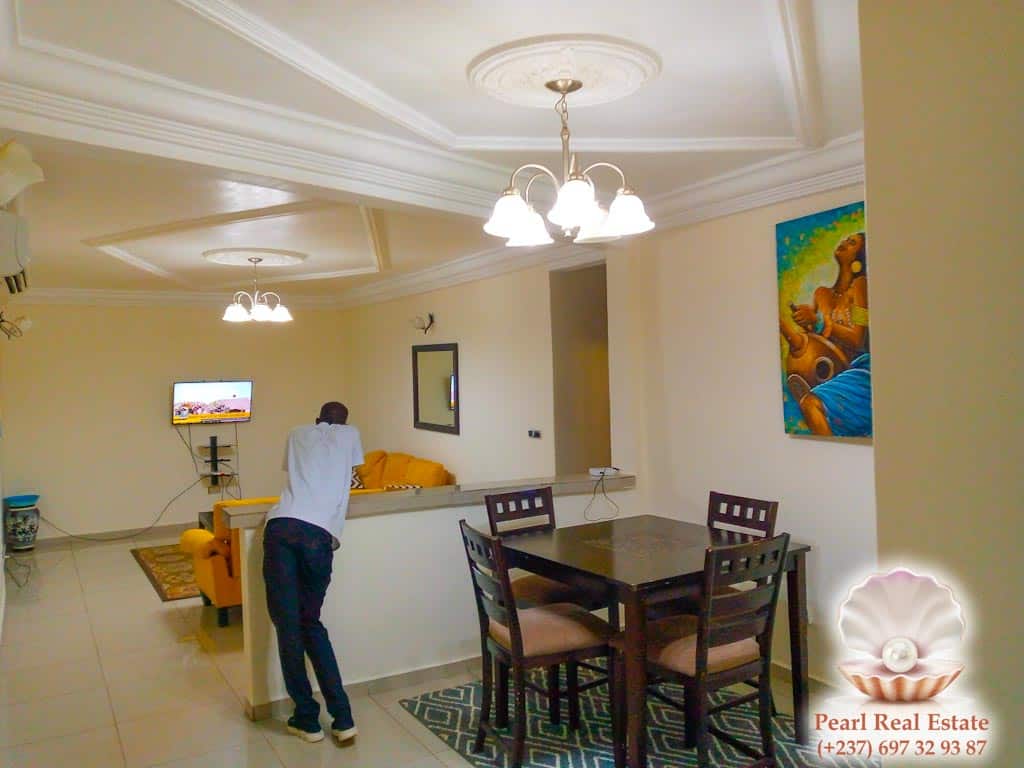Apartment to rent - Yaoundé, Bastos, Golf - 1 living room(s), 3 bedroom(s), 2 bathroom(s) - 1 500 000 FCFA / month