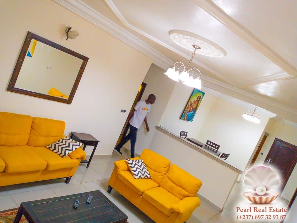 Apartment to rent - Yaoundé, Bastos, Golf - 1 living room(s), 3 bedroom(s), 2 bathroom(s) - 1 500 000 FCFA / month