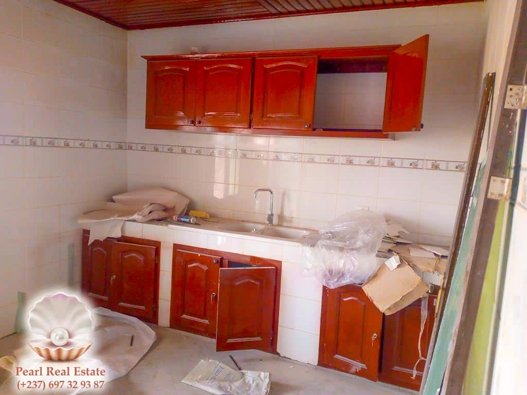 Apartment to rent - Yaoundé, Bastos, Golf - 1 living room(s), 3 bedroom(s), 2 bathroom(s) - 1 300 000 FCFA / month